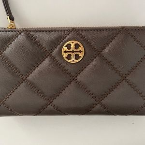 Tory Burch Willa wallet in taupe